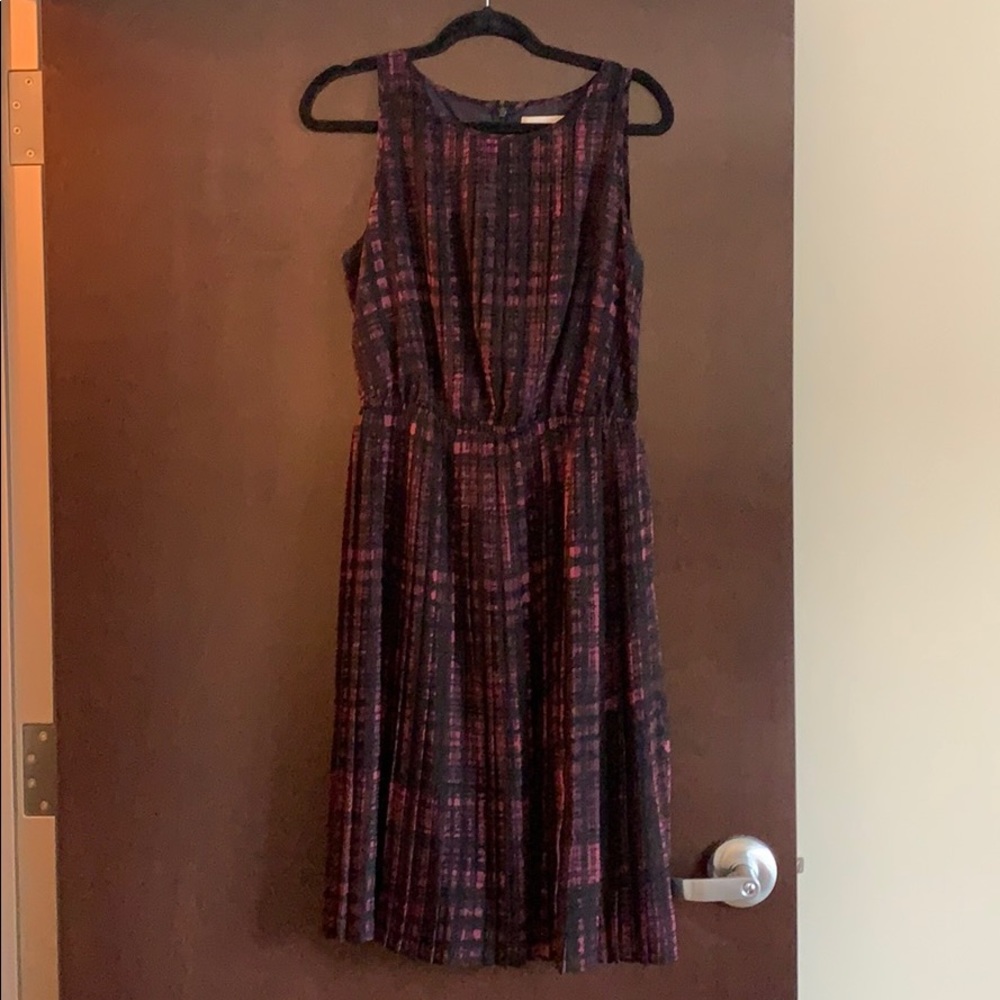 Banana Republic Sleeveless Pleated Midi Dress